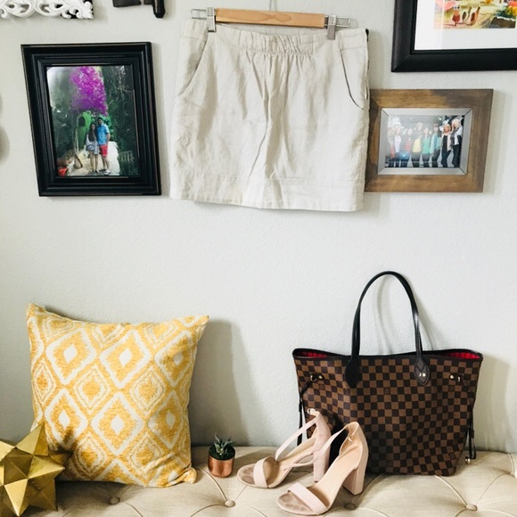 Forever 21 Dresses & Skirts - Khaki Skirt with Pockets!